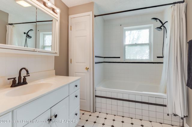 120 E Pearl Street, Potterville, MI 48876