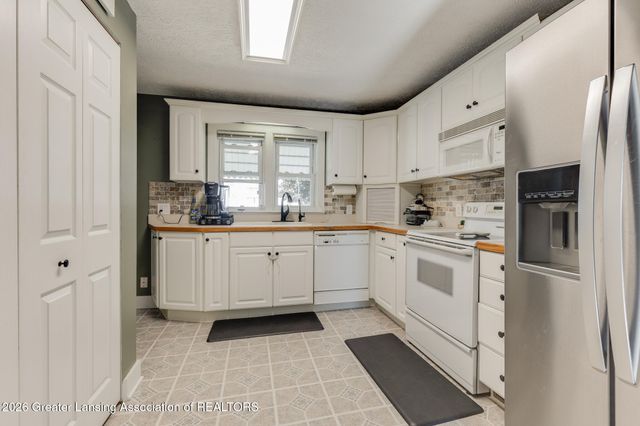 120 E Pearl Street, Potterville, MI 48876