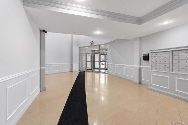 81-15 Queens boulevard 7C, Elmhurst, NY 11373