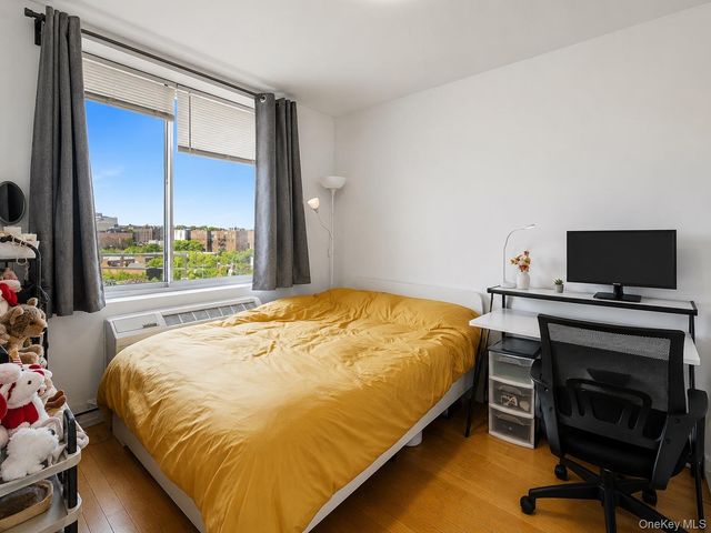 81-15 Queens boulevard 7C, Elmhurst, NY 11373