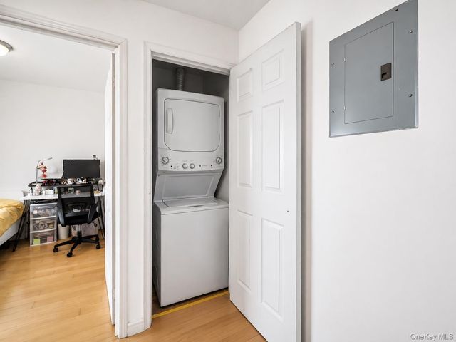 81-15 Queens boulevard 7C, Elmhurst, NY 11373