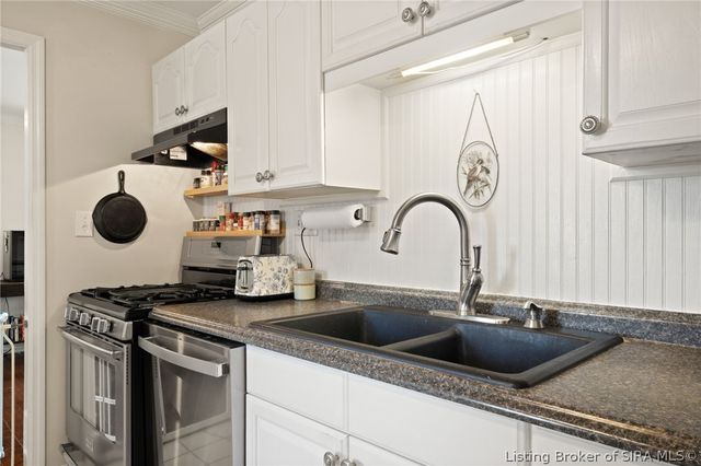 906 Springdale Drive, Jeffersonville, IN 47130