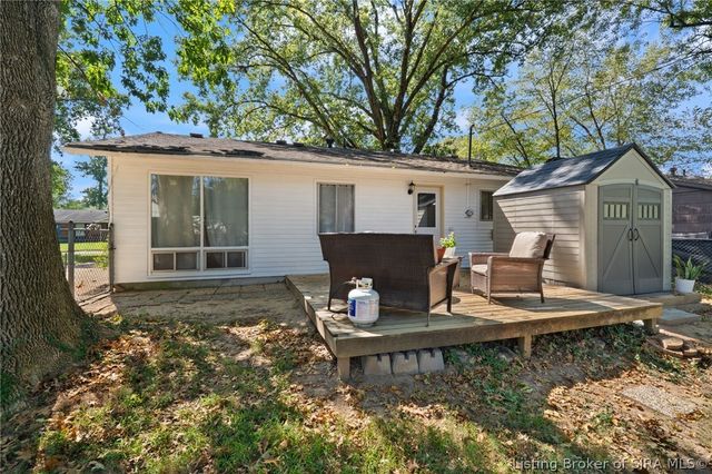 906 Springdale Drive, Jeffersonville, IN 47130