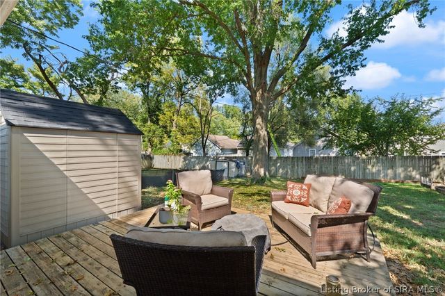 906 Springdale Drive, Jeffersonville, IN 47130