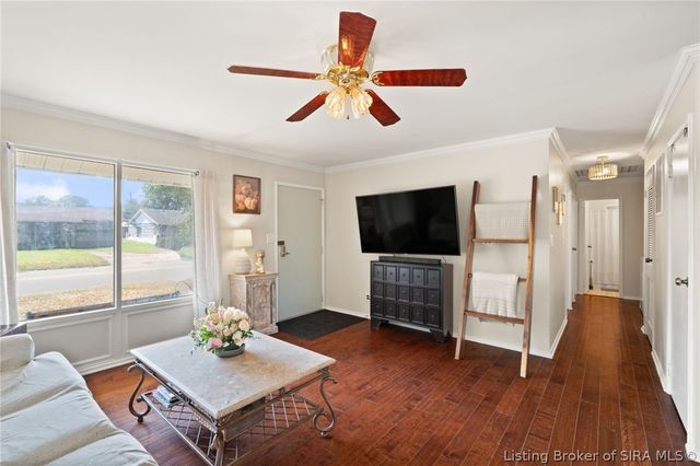 906 Springdale Drive, Jeffersonville, IN 47130