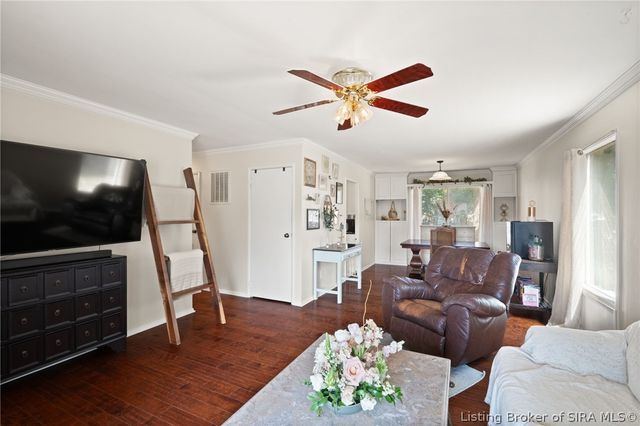 906 Springdale Drive, Jeffersonville, IN 47130