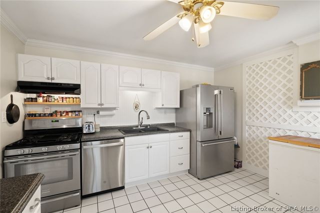 906 Springdale Drive, Jeffersonville, IN 47130