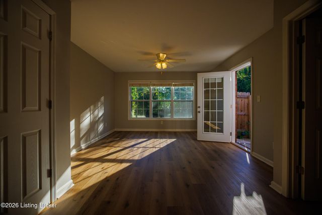 7302 Fox Hollow Way, Louisville, KY 40228