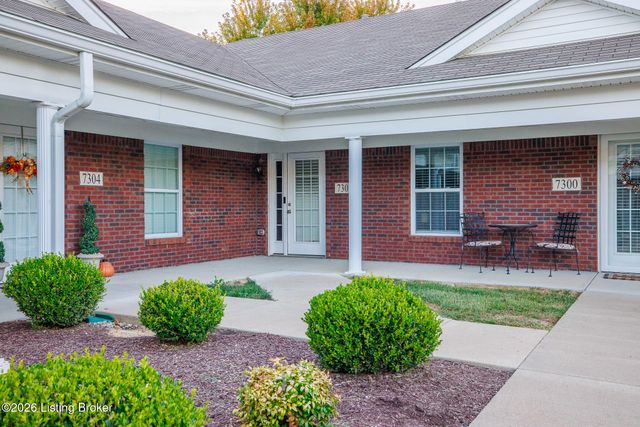 7302 Fox Hollow Way, Louisville, KY 40228