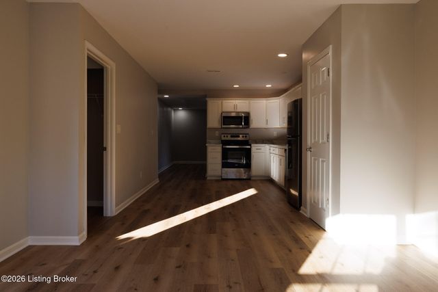 7302 Fox Hollow Way, Louisville, KY 40228