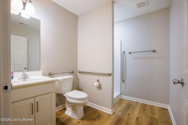 7302 Fox Hollow Way, Louisville, KY 40228