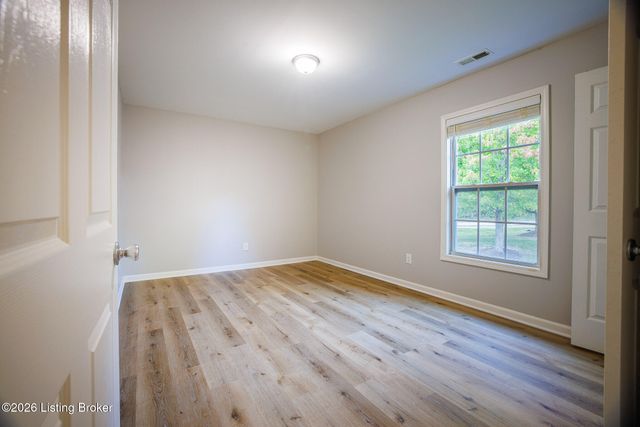 7302 Fox Hollow Way, Louisville, KY 40228