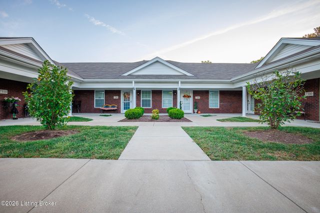 7302 Fox Hollow Way, Louisville, KY 40228