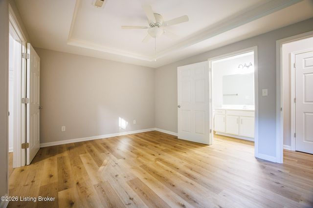 7302 Fox Hollow Way, Louisville, KY 40228