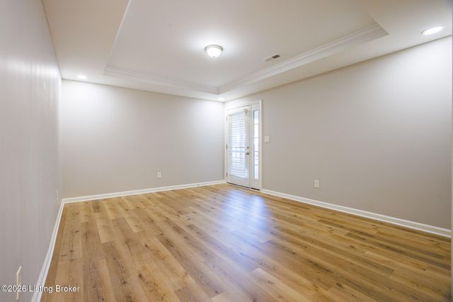 7302 Fox Hollow Way, Louisville, KY 40228