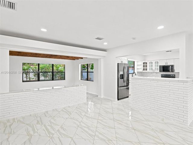 3246 Buchanan St, Hollywood, FL 33021