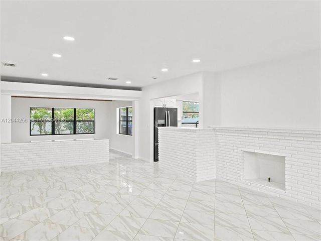 3246 Buchanan St, Hollywood, FL 33021