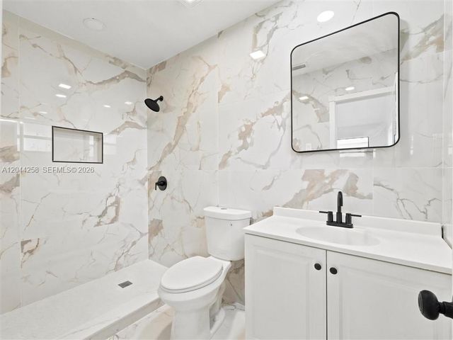 3246 Buchanan St, Hollywood, FL 33021