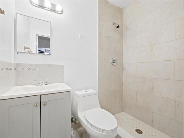 3246 Buchanan St, Hollywood, FL 33021