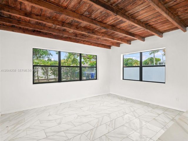 3246 Buchanan St, Hollywood, FL 33021