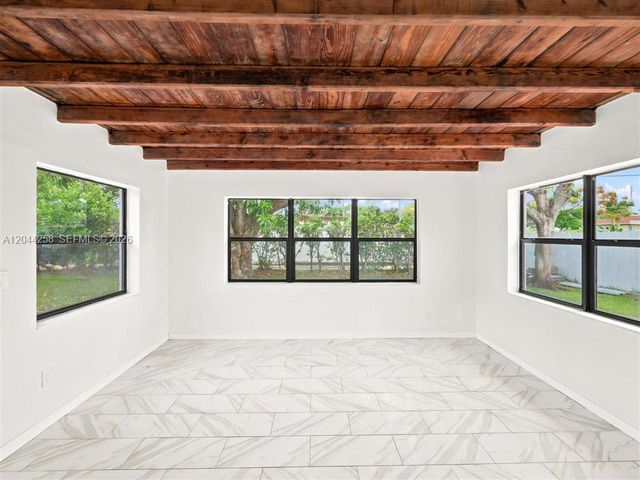 3246 Buchanan St, Hollywood, FL 33021