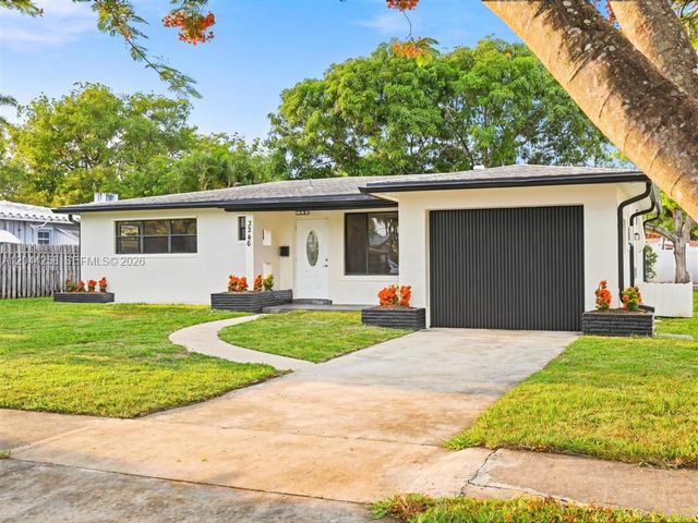 3246 Buchanan St, Hollywood, FL 33021