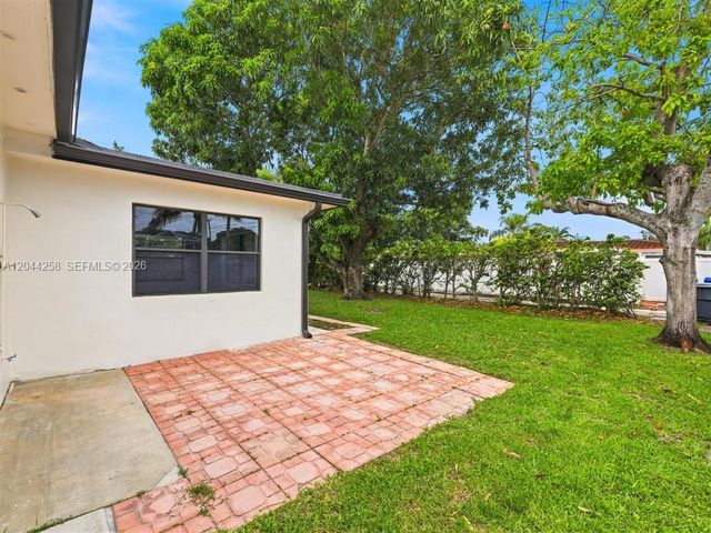 3246 Buchanan St, Hollywood, FL 33021