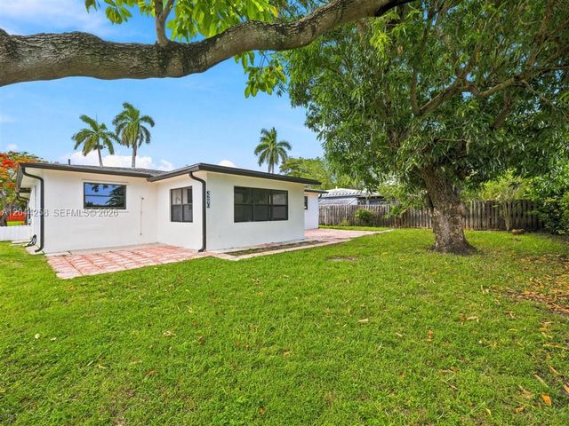 3246 Buchanan St, Hollywood, FL 33021