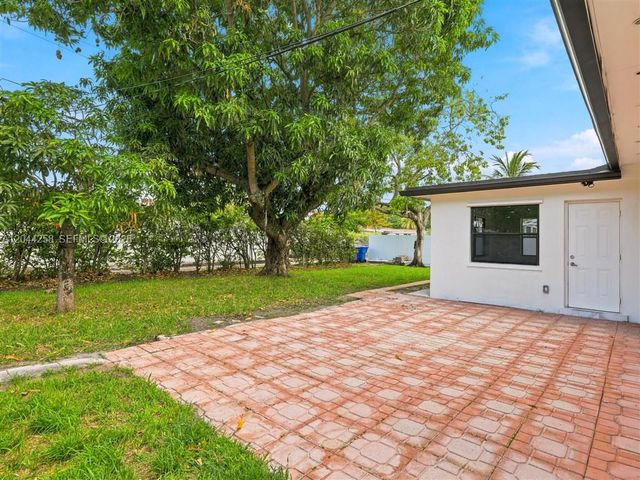 3246 Buchanan St, Hollywood, FL 33021