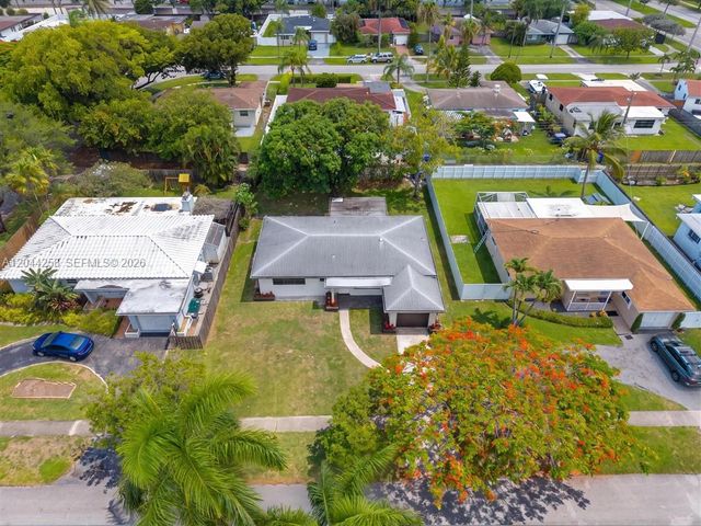 3246 Buchanan St, Hollywood, FL 33021