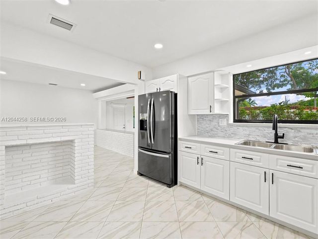 3246 Buchanan St, Hollywood, FL 33021