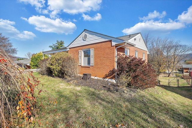 5727 Santa Anita TER, Roanoke, VA 24012