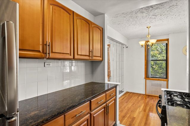 14039 34th Ave Apt 2T, New York City, NY 11354