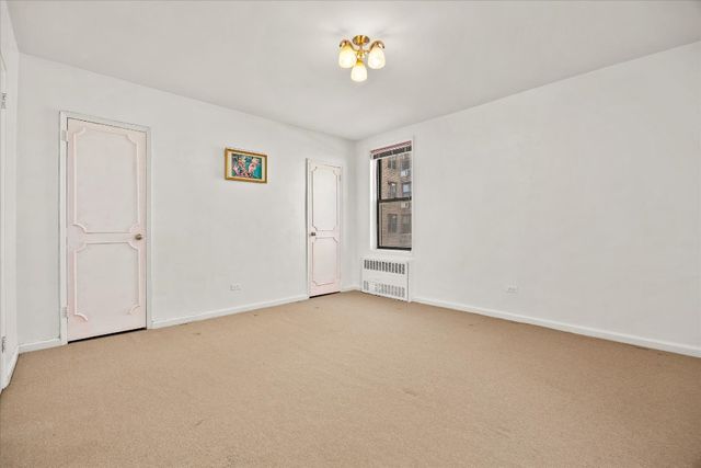 14039 34th Ave Apt 2T, New York City, NY 11354
