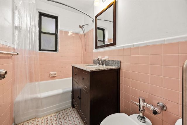 14039 34th Ave Apt 2T, New York City, NY 11354