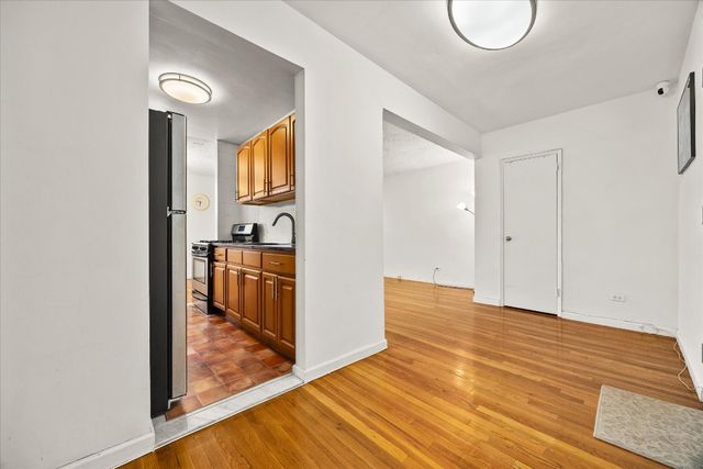 14039 34th Ave Apt 2T, New York City, NY 11354