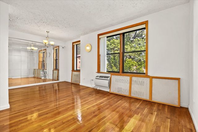 14039 34th Ave Apt 2T, New York City, NY 11354