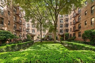 14039 34th Ave Apt 2T, New York City, NY 11354