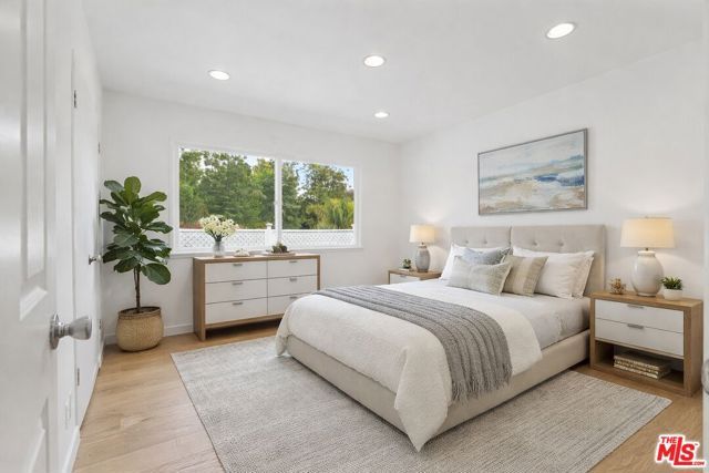5220 Melvin Avenue, Tarzana (los Angeles), CA 91356