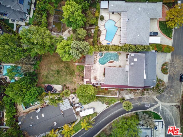 5220 Melvin Avenue, Tarzana (los Angeles), CA 91356