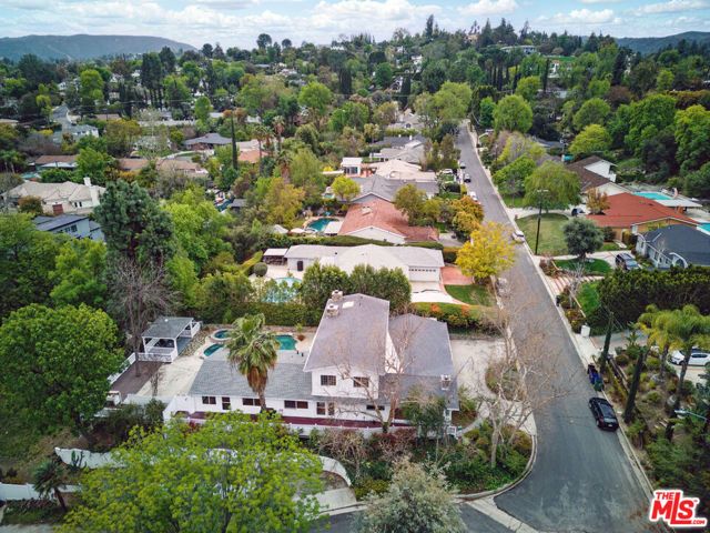 5220 Melvin Avenue, Tarzana (los Angeles), CA 91356