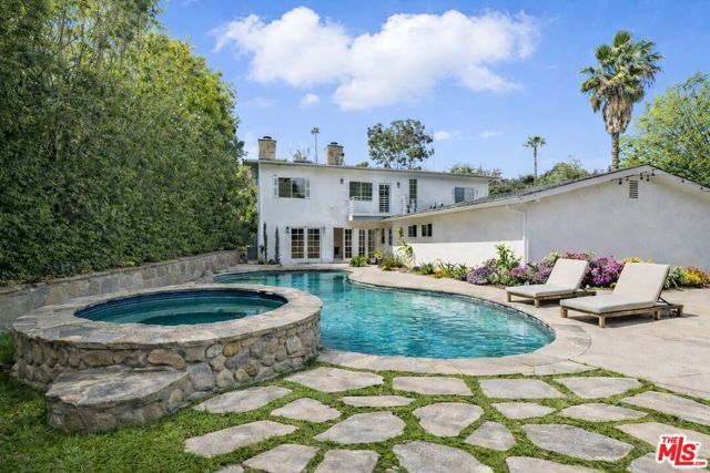 5220 Melvin Avenue, Tarzana (los Angeles), CA 91356