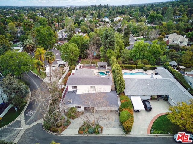 5220 Melvin Avenue, Tarzana (los Angeles), CA 91356