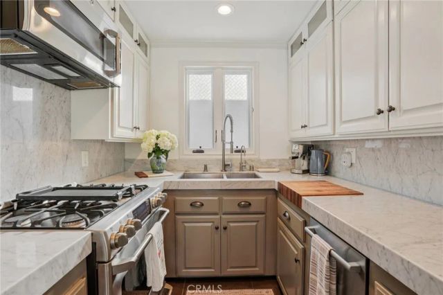 1728 Goodman Avenue, Redondo Beach, CA 90278