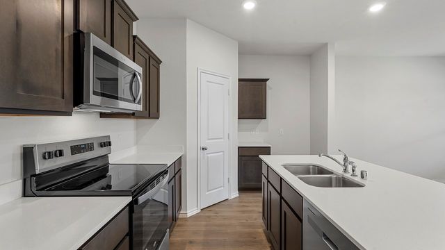 382 Pleasant Colony Drive, Waxahachie, TX 75165