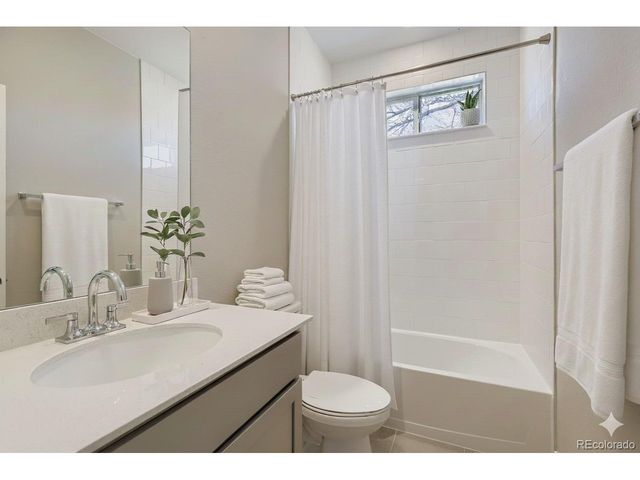 15364 W 69th Ave, Arvada, CO 80007