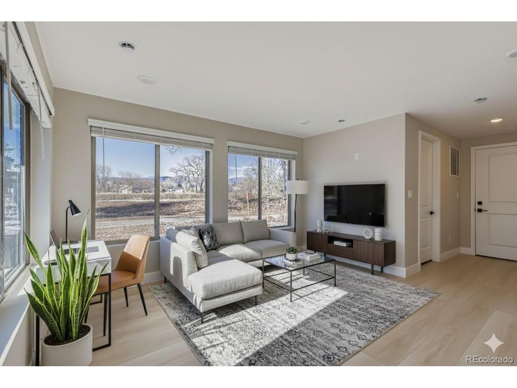 15364 W 69th Ave, Arvada, CO 80007