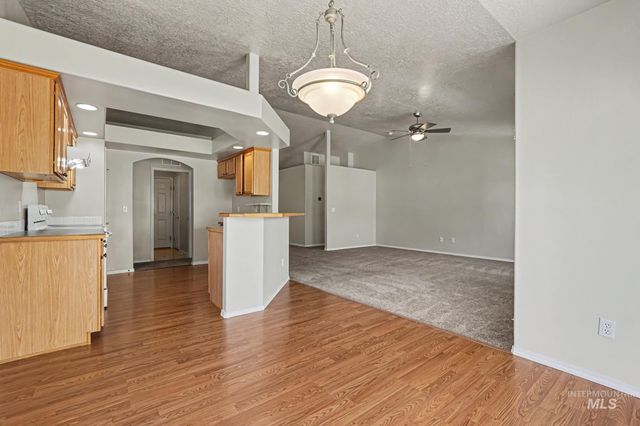 11938 Emerson St, Caldwell, ID 83605