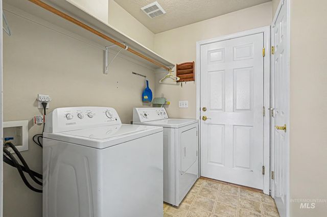 11938 Emerson St, Caldwell, ID 83605