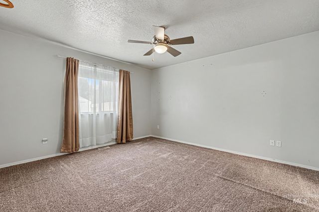 11938 Emerson St, Caldwell, ID 83605